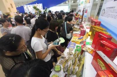 創(chuàng)富泰州丨現(xiàn)場烘烤的黃橋燒餅實(shí)在太誘人！泰興主題日美食指南